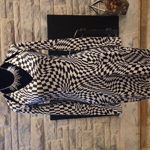 🤑 Divided Black and White Geometric Mini Dress. Size Medium